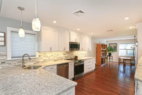 3 Pond Place Babylon NY 11702