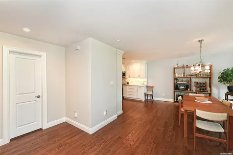 3 Pond Place Babylon NY 11702