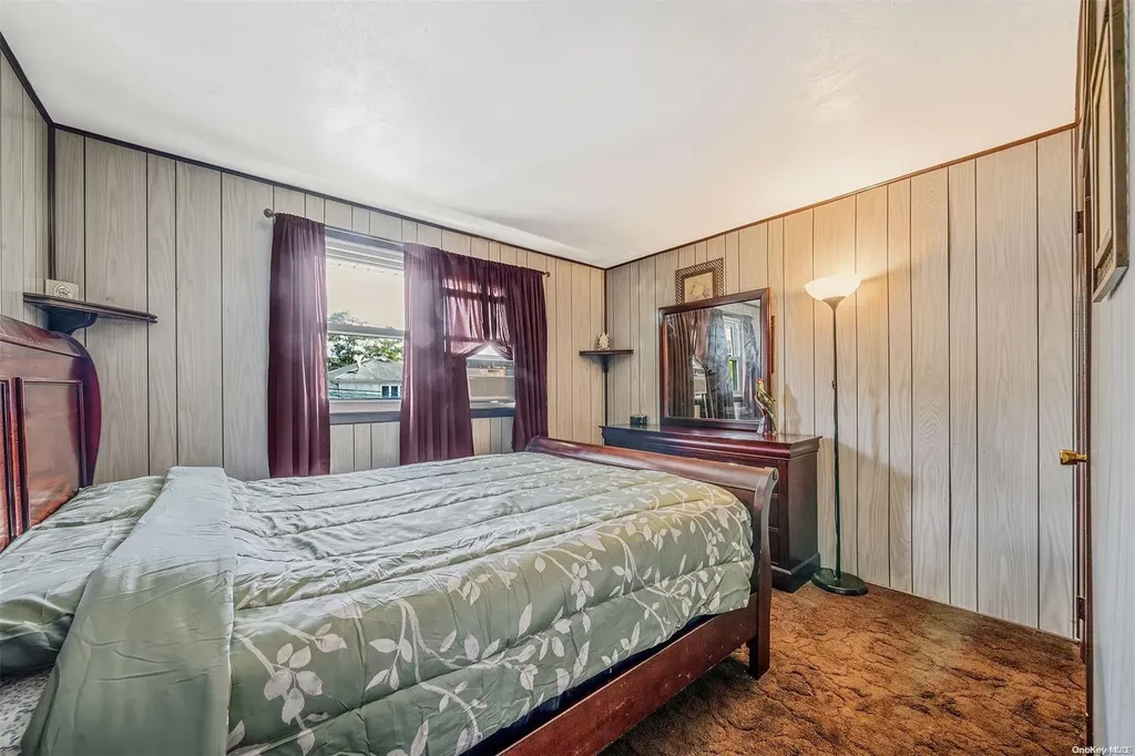 342 Lehrer Avenue Elmont NY 11003