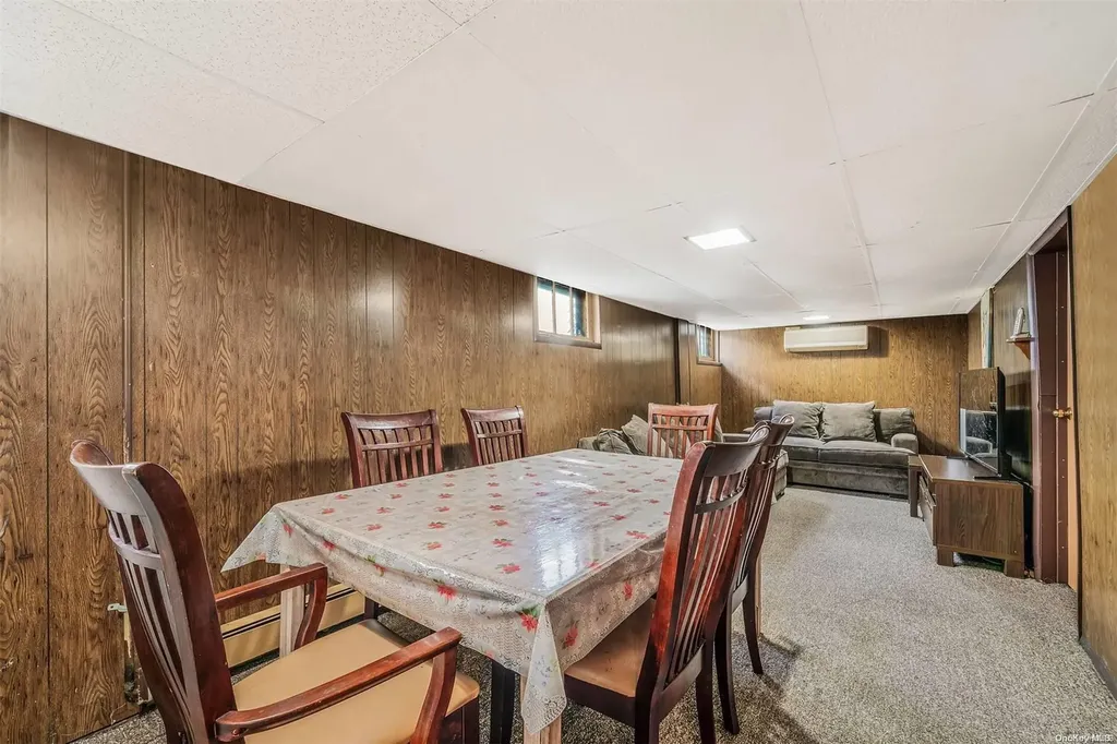 342 Lehrer Avenue Elmont NY 11003