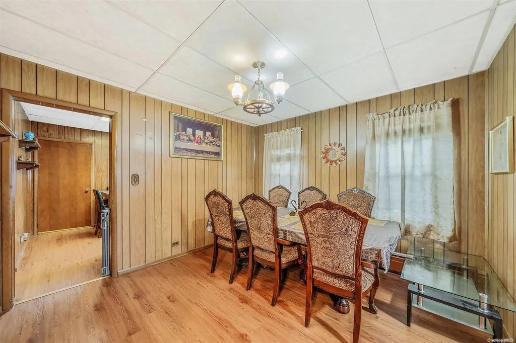 342 Lehrer Avenue Elmont NY 11003
