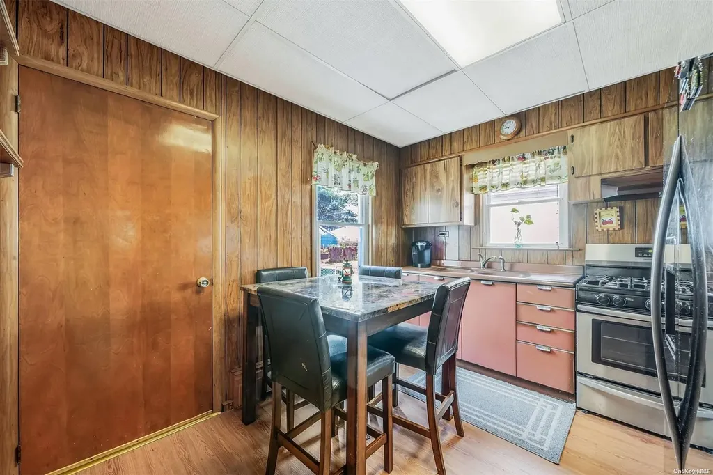 342 Lehrer Avenue Elmont NY 11003