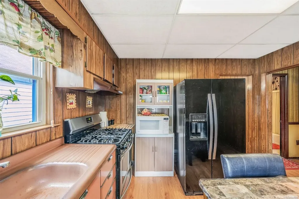 342 Lehrer Avenue Elmont NY 11003