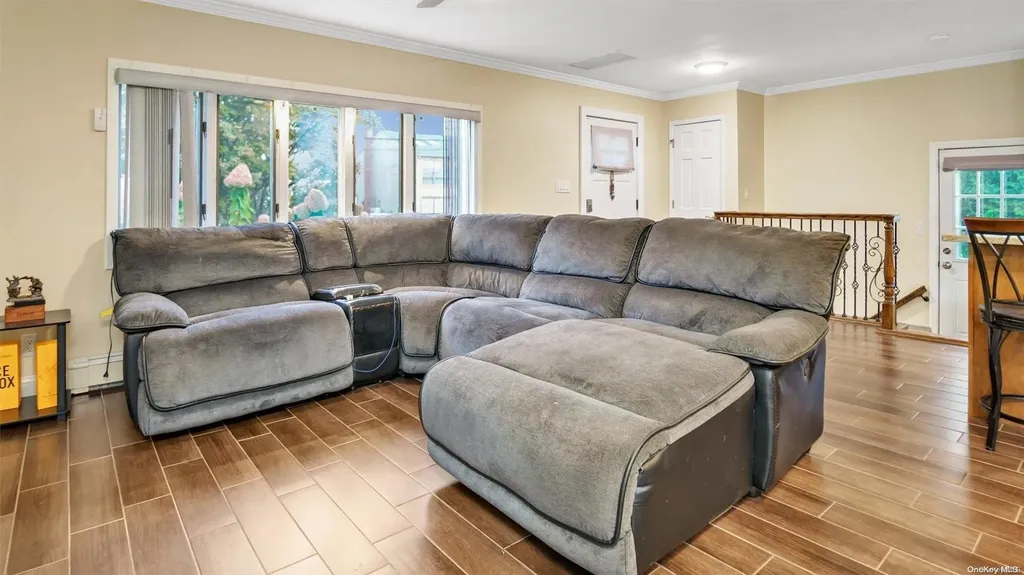 3318 Murdock Avenue Oceanside NY 11572