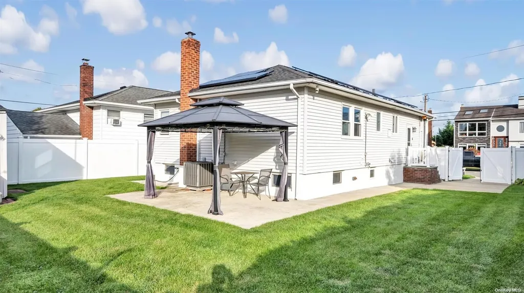 3318 Murdock Avenue Oceanside NY 11572