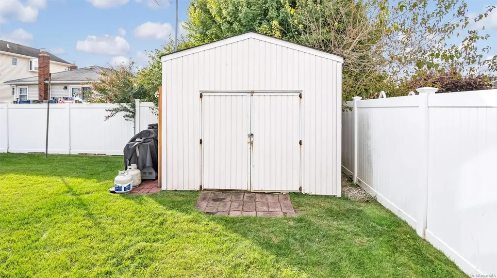 3318 Murdock Avenue Oceanside NY 11572