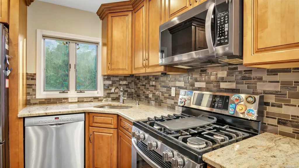 3318 Murdock Avenue Oceanside NY 11572