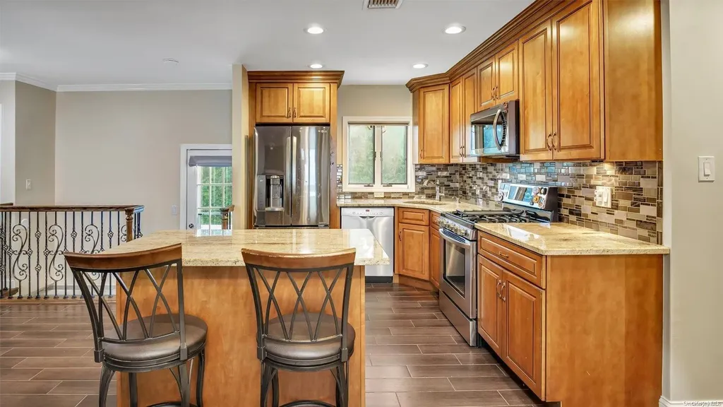 3318 Murdock Avenue Oceanside NY 11572
