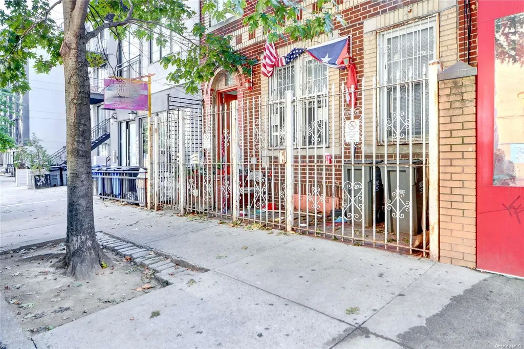 16 Starr Street Brooklyn NY 11221