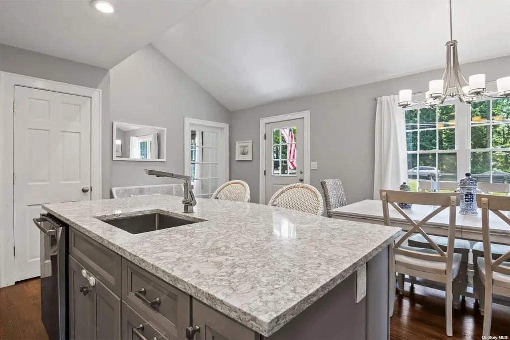 19 Hillside Road Stony Brook NY 11790