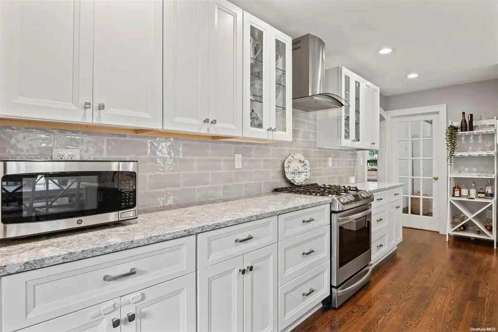 19 Hillside Road Stony Brook NY 11790