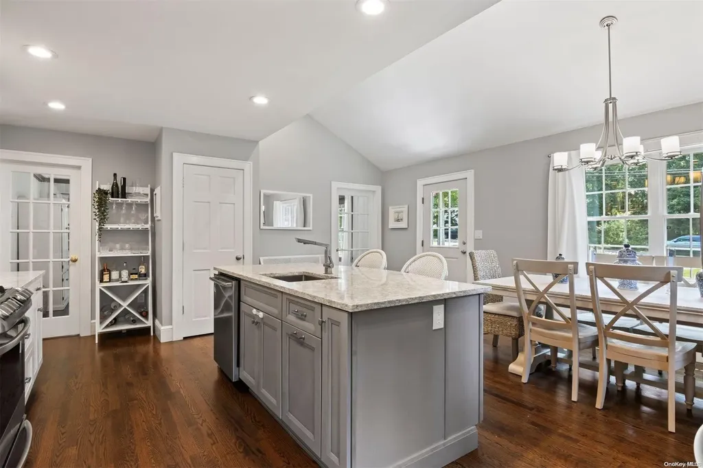 19 Hillside Road Stony Brook NY 11790