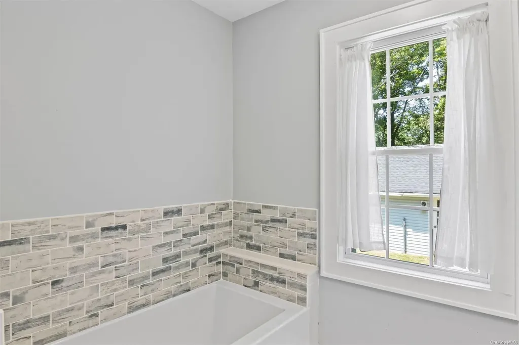 19 Hillside Road Stony Brook NY 11790
