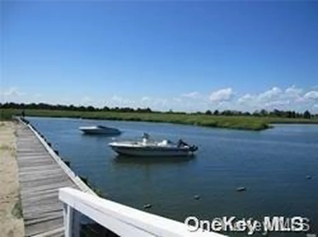 19 Hillside Road Stony Brook NY 11790