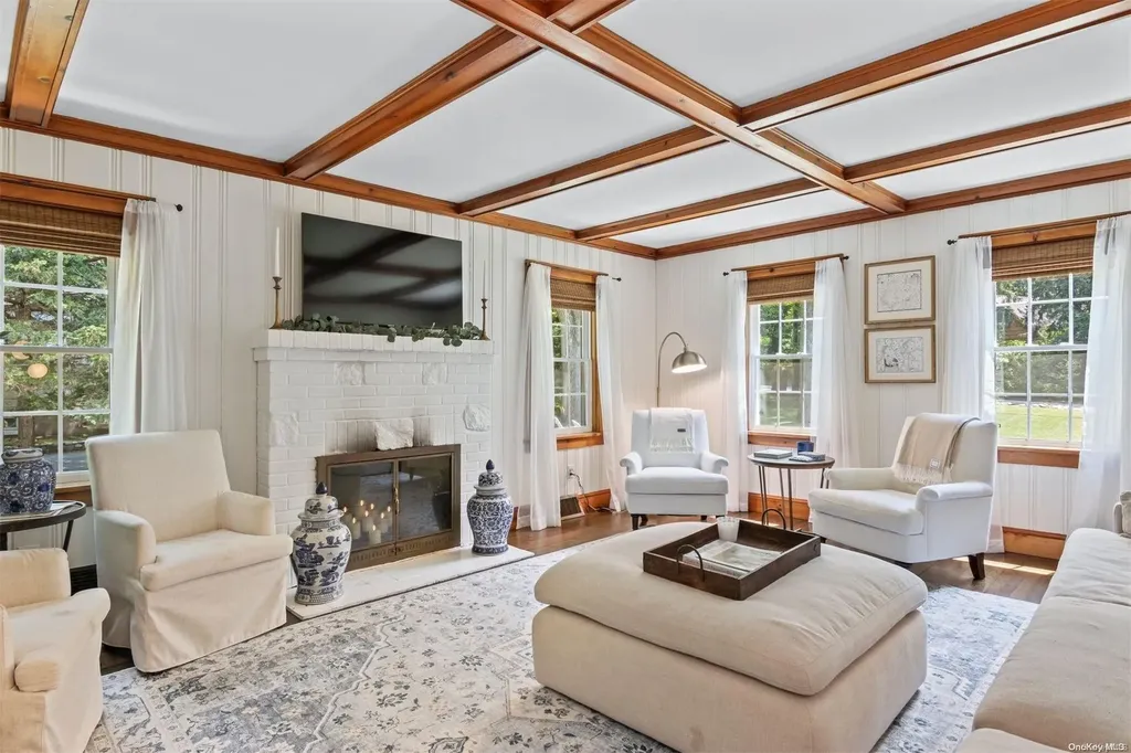 19 Hillside Road Stony Brook NY 11790
