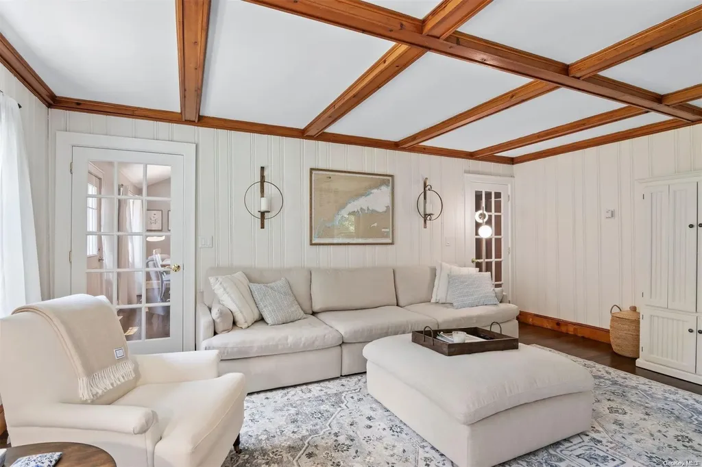 19 Hillside Road Stony Brook NY 11790