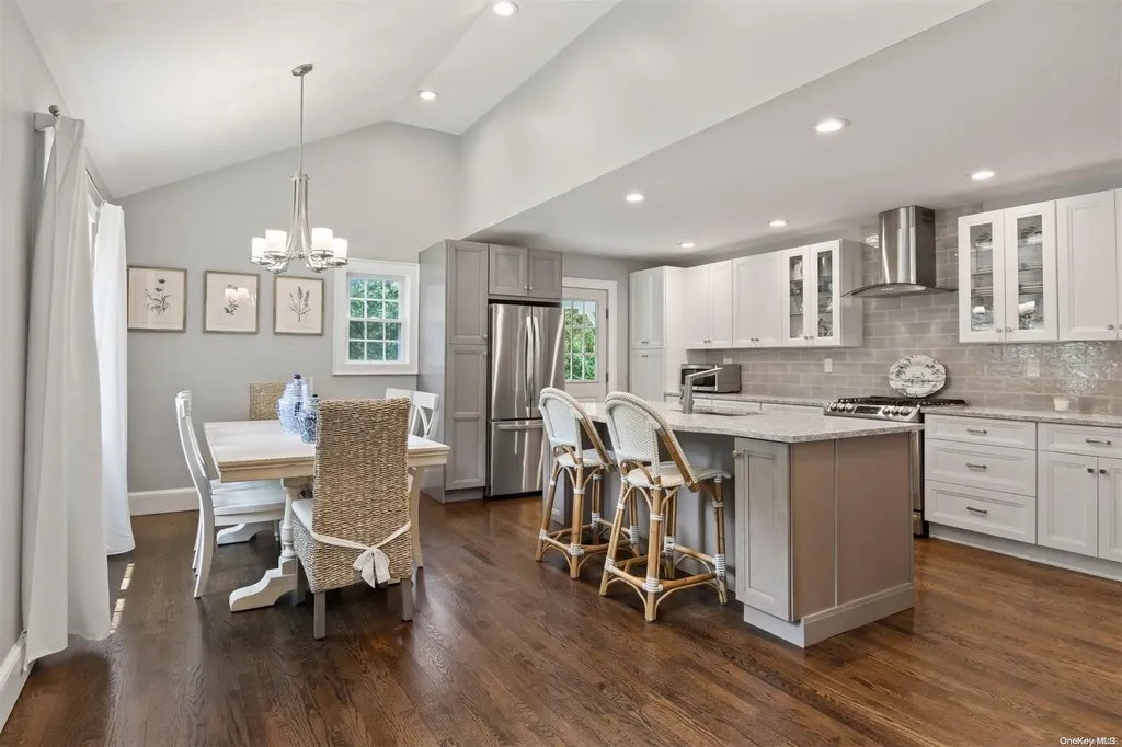 19 Hillside Road Stony Brook NY 11790