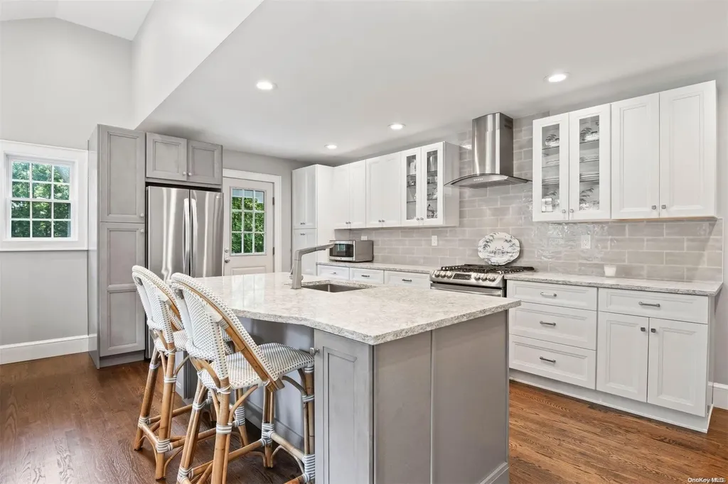 19 Hillside Road Stony Brook NY 11790