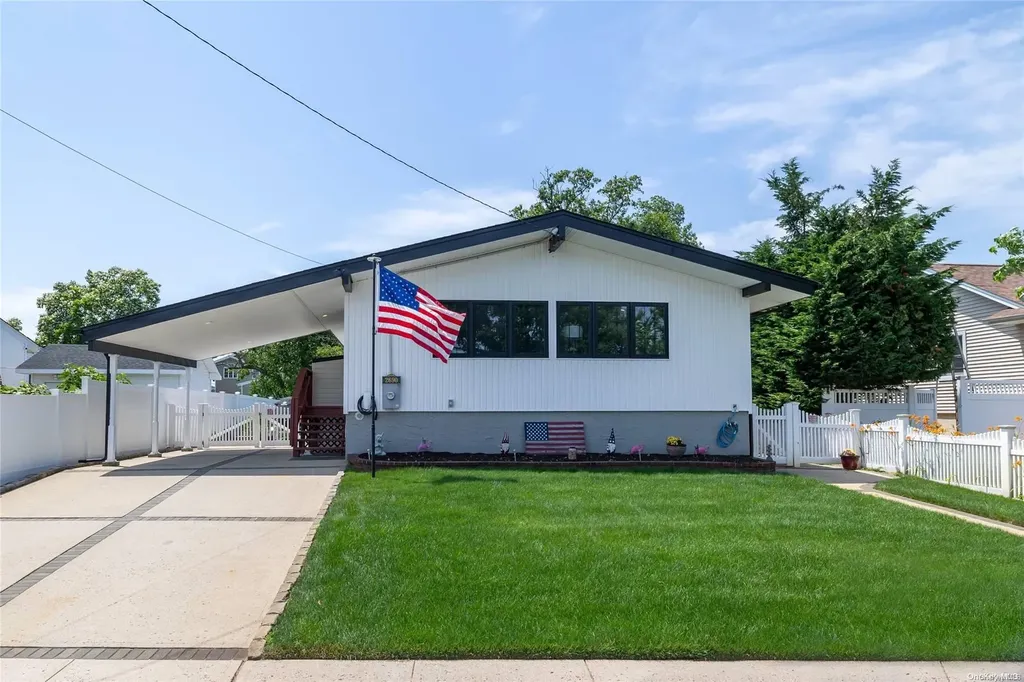 2690 Corner Lane Bellmore NY 11710