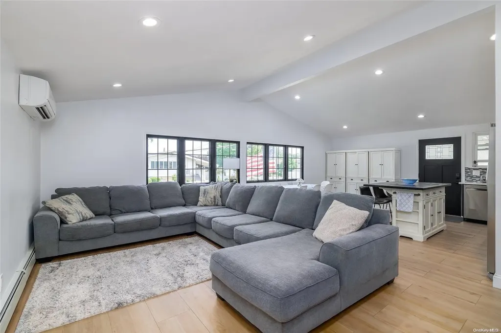 2690 Corner Lane Bellmore NY 11710