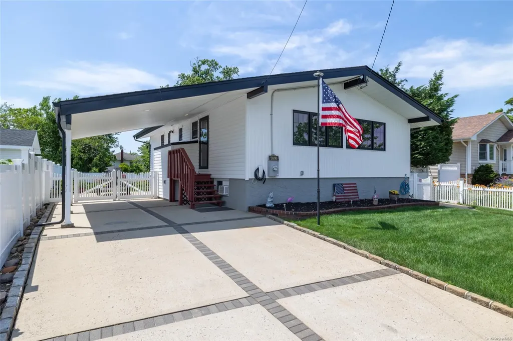 2690 Corner Lane Bellmore NY 11710