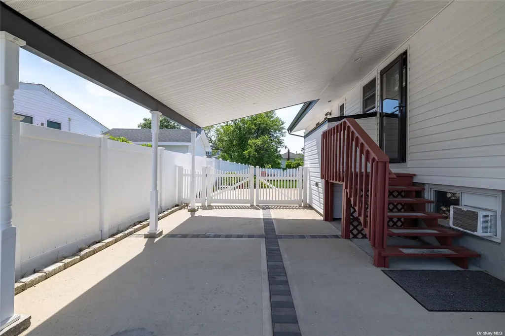 2690 Corner Lane Bellmore NY 11710