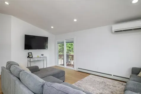 2690 Corner Lane Bellmore NY 11710