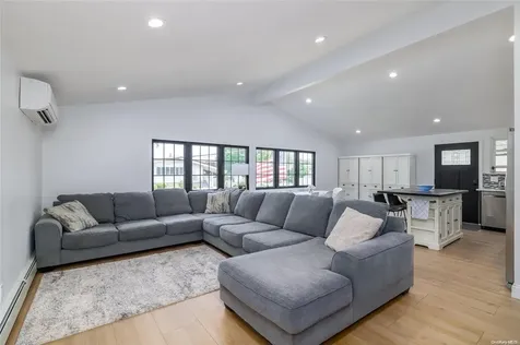 2690 Corner Lane Bellmore NY 11710