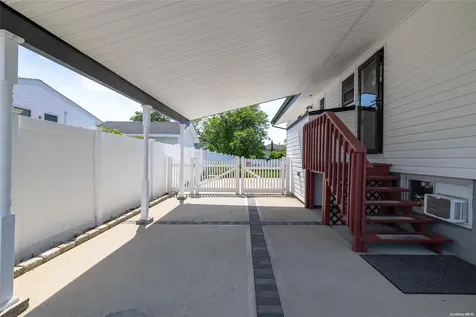 2690 Corner Lane Bellmore NY 11710