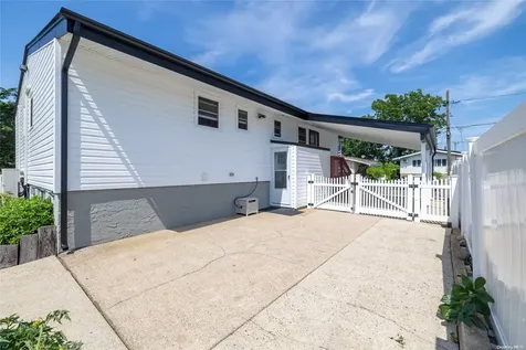 2690 Corner Lane Bellmore NY 11710