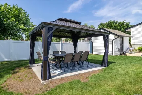 2690 Corner Lane Bellmore NY 11710