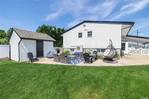 2690 Corner Lane Bellmore NY 11710