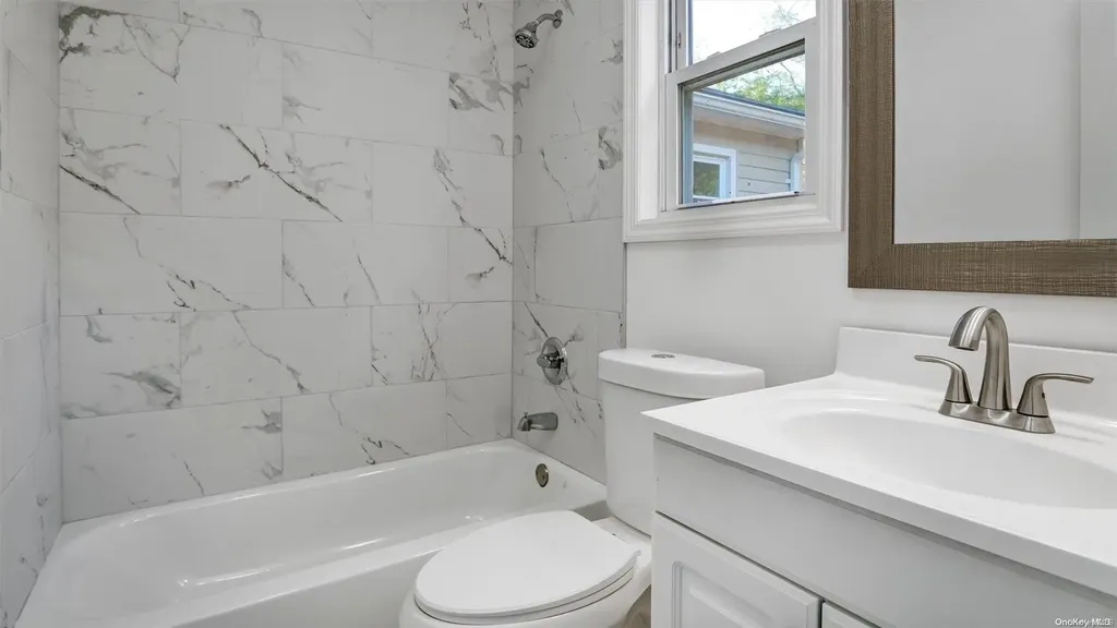 27 Sorrel Drive Shirley NY 11967
