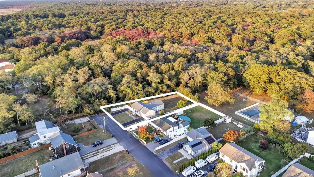 27 Sorrel Drive Shirley NY 11967