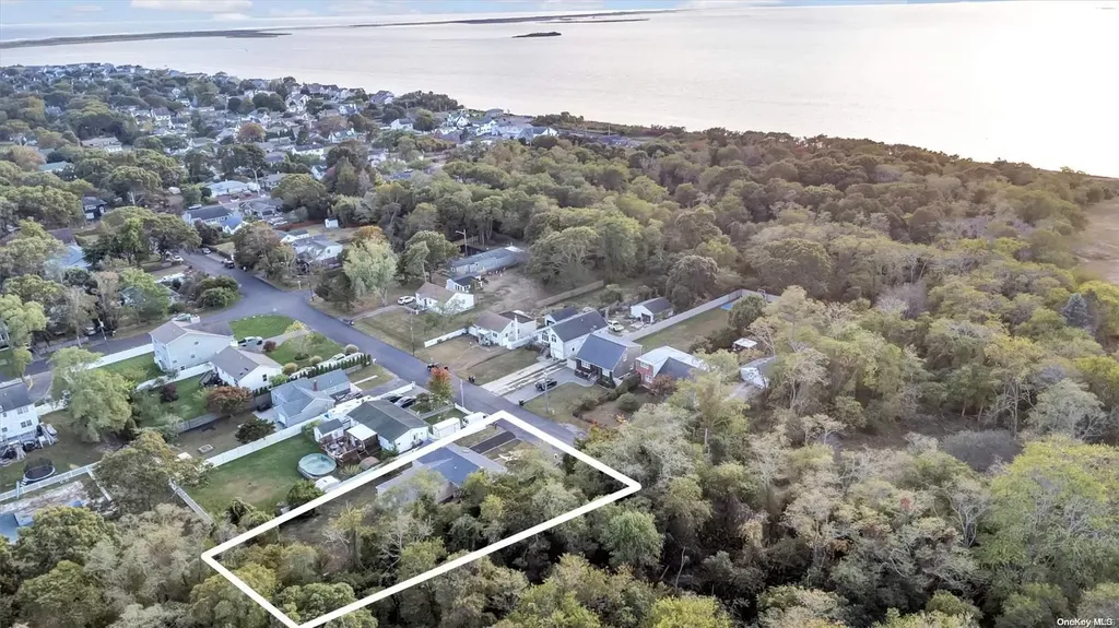 27 Sorrel Drive Shirley NY 11967