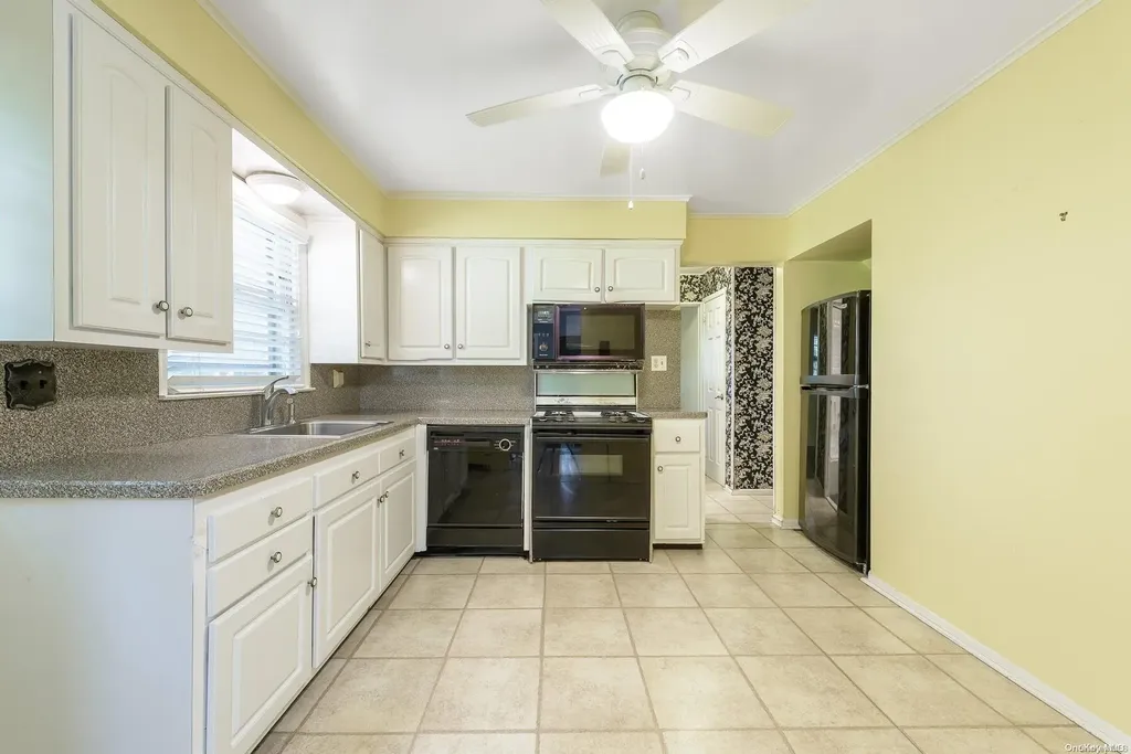 543 Jackson Street Baldwin NY 11510