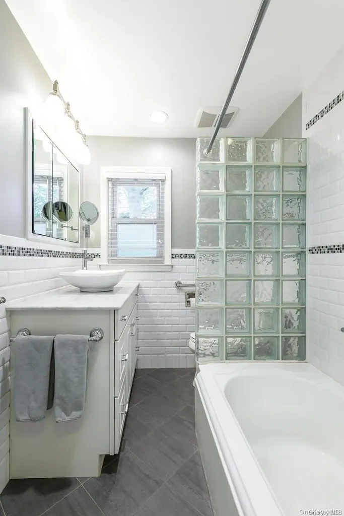 543 Jackson Street Baldwin NY 11510