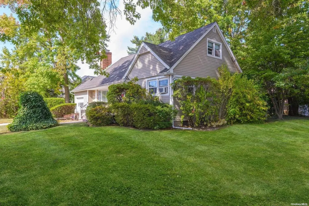 543 Jackson Street Baldwin NY 11510
