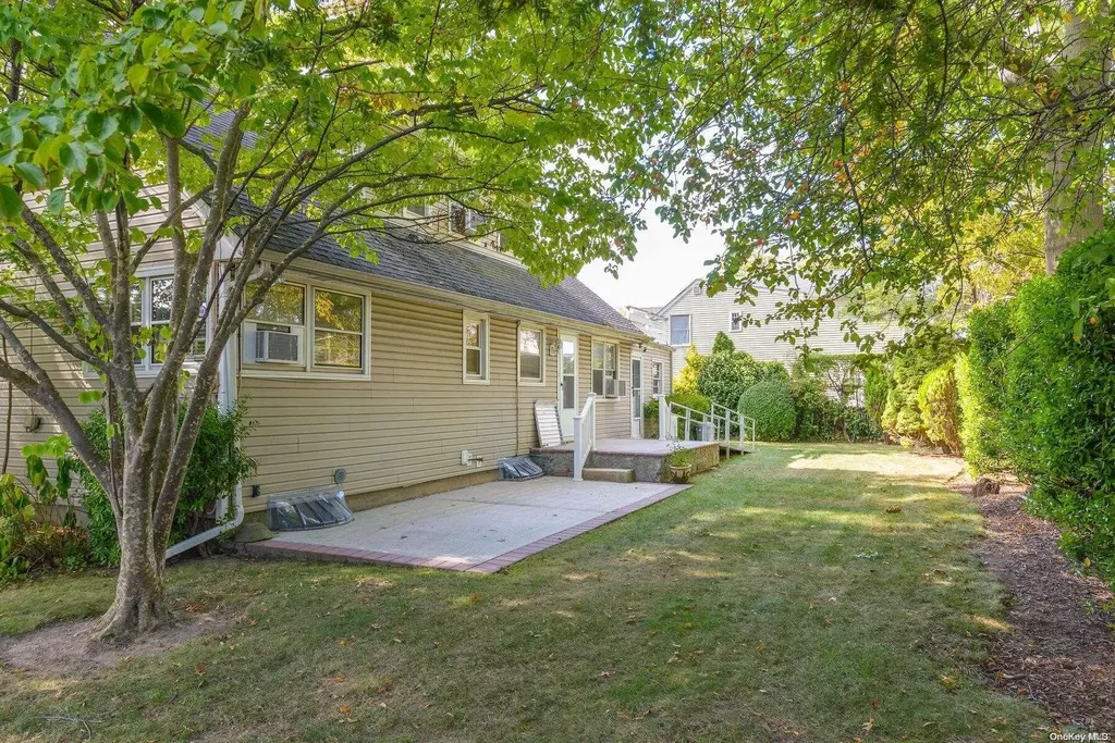 543 Jackson Street Baldwin NY 11510