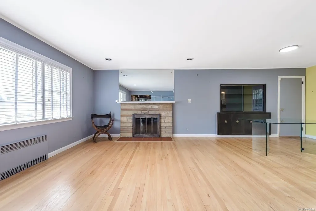 543 Jackson Street Baldwin NY 11510