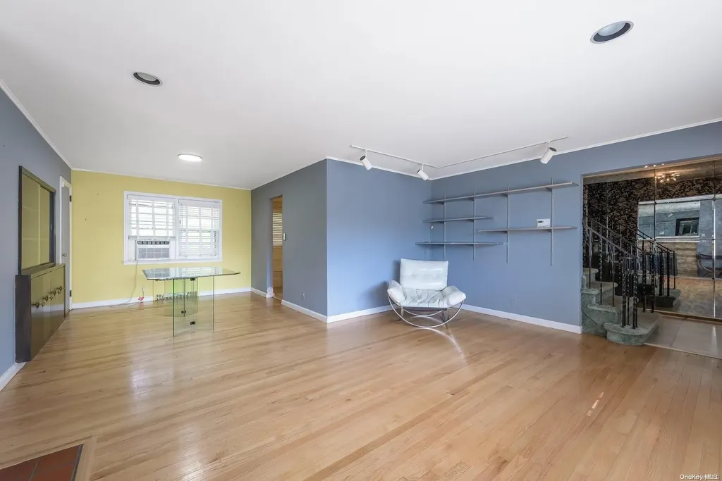 543 Jackson Street Baldwin NY 11510