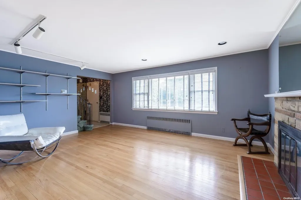 543 Jackson Street Baldwin NY 11510