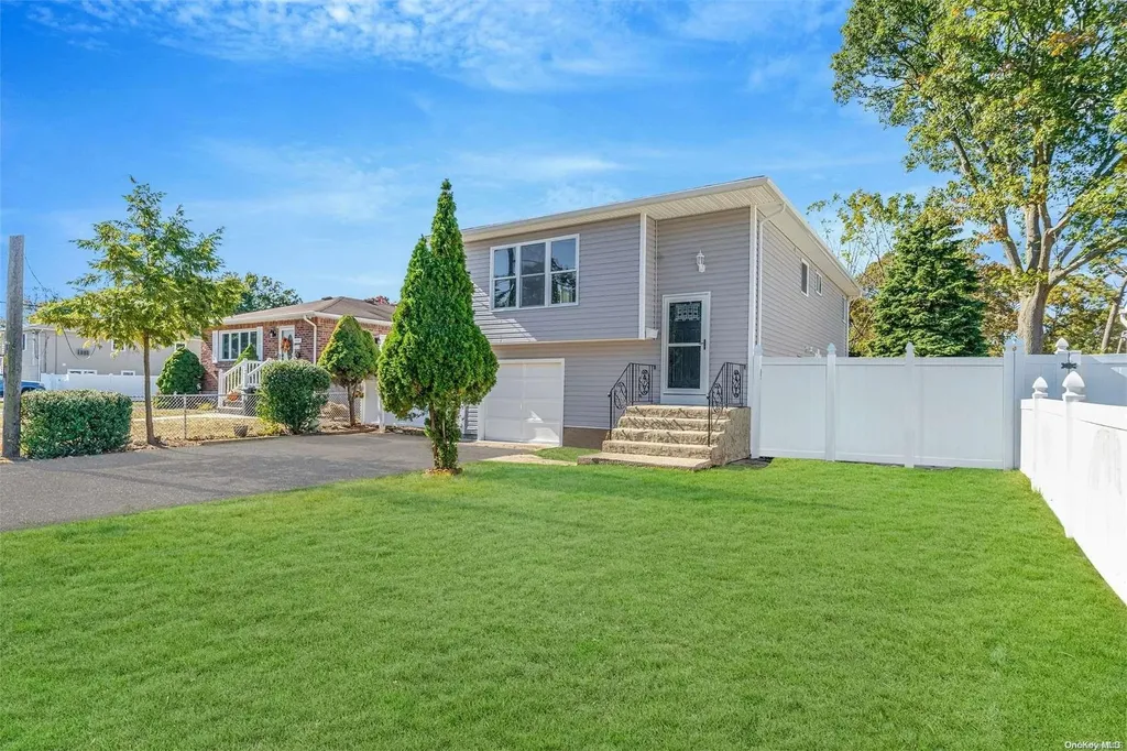 1346 Pine Acres Boulevard Bay Shore NY 11706