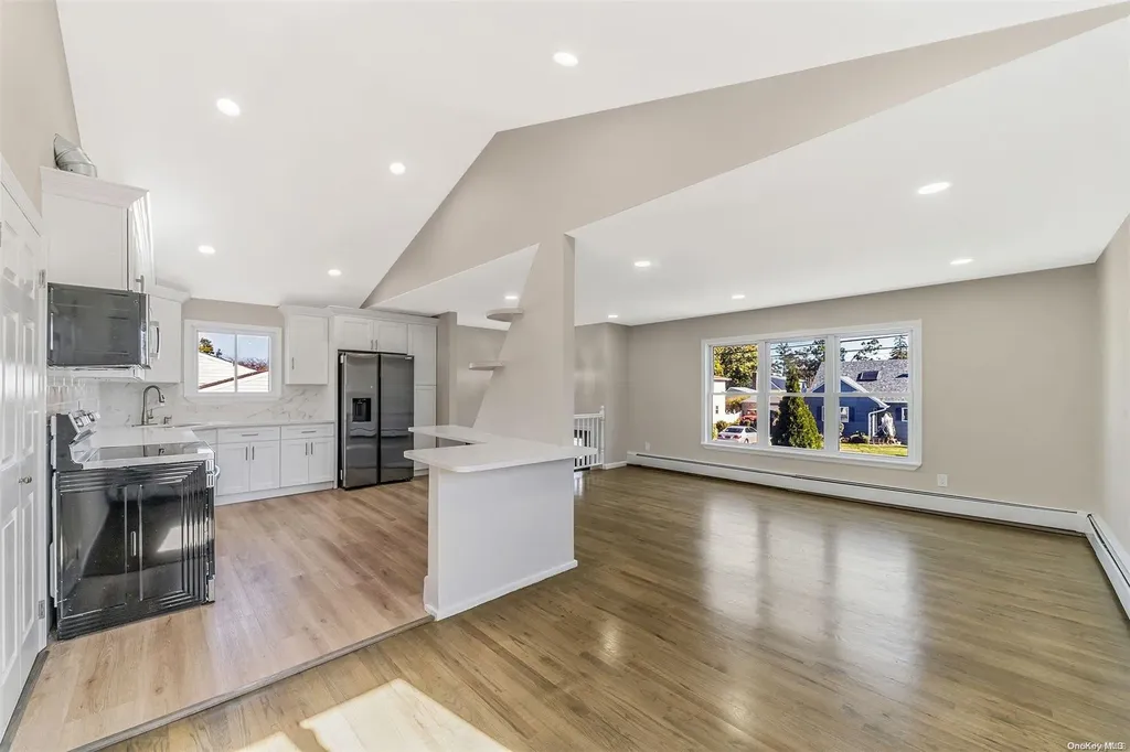 1346 Pine Acres Boulevard Bay Shore NY 11706