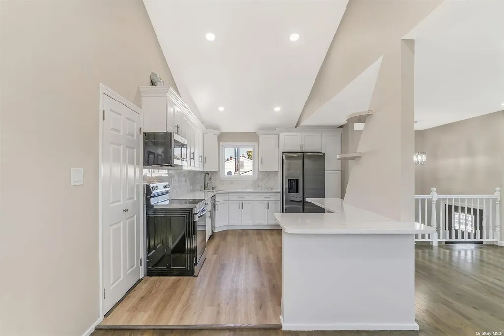 1346 Pine Acres Boulevard Bay Shore NY 11706