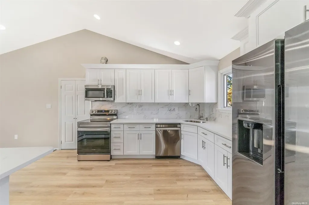 1346 Pine Acres Boulevard Bay Shore NY 11706