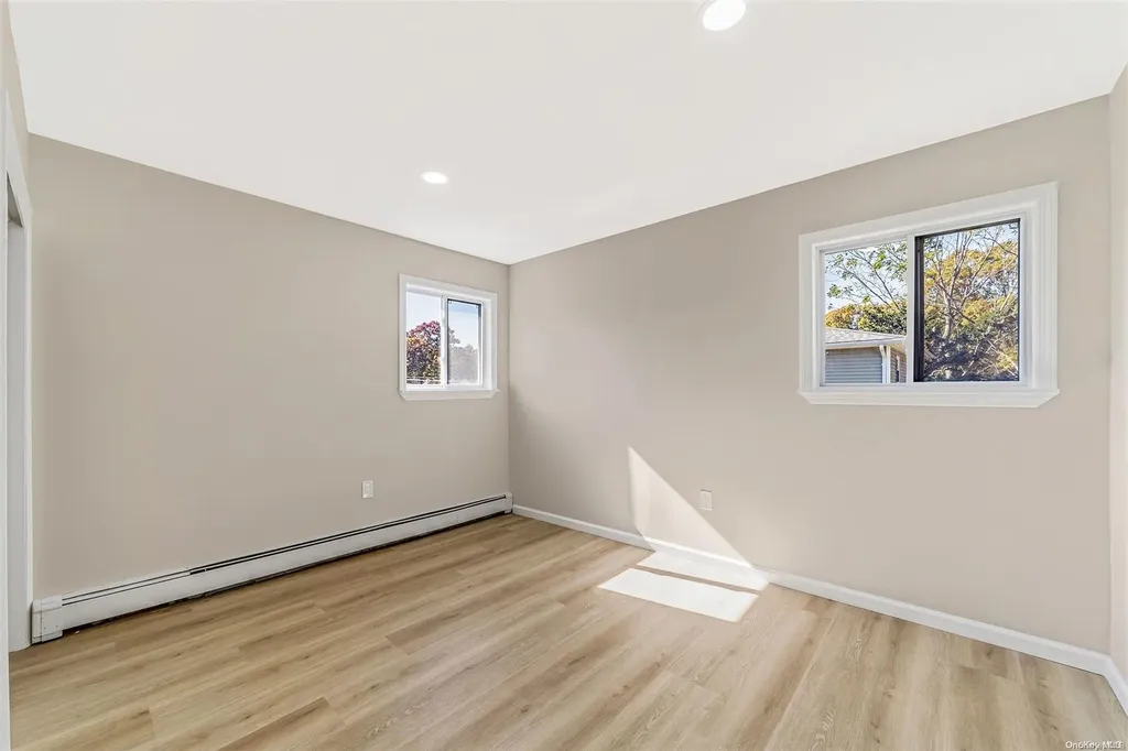 1346 Pine Acres Boulevard Bay Shore NY 11706