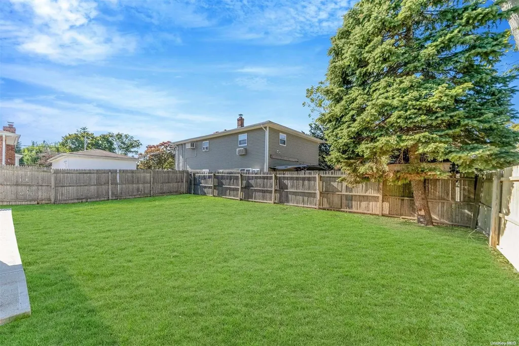 1346 Pine Acres Boulevard Bay Shore NY 11706
