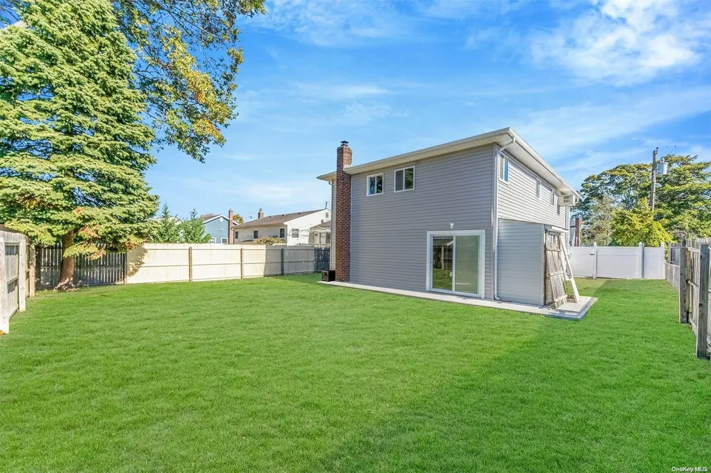 1346 Pine Acres Boulevard Bay Shore NY 11706