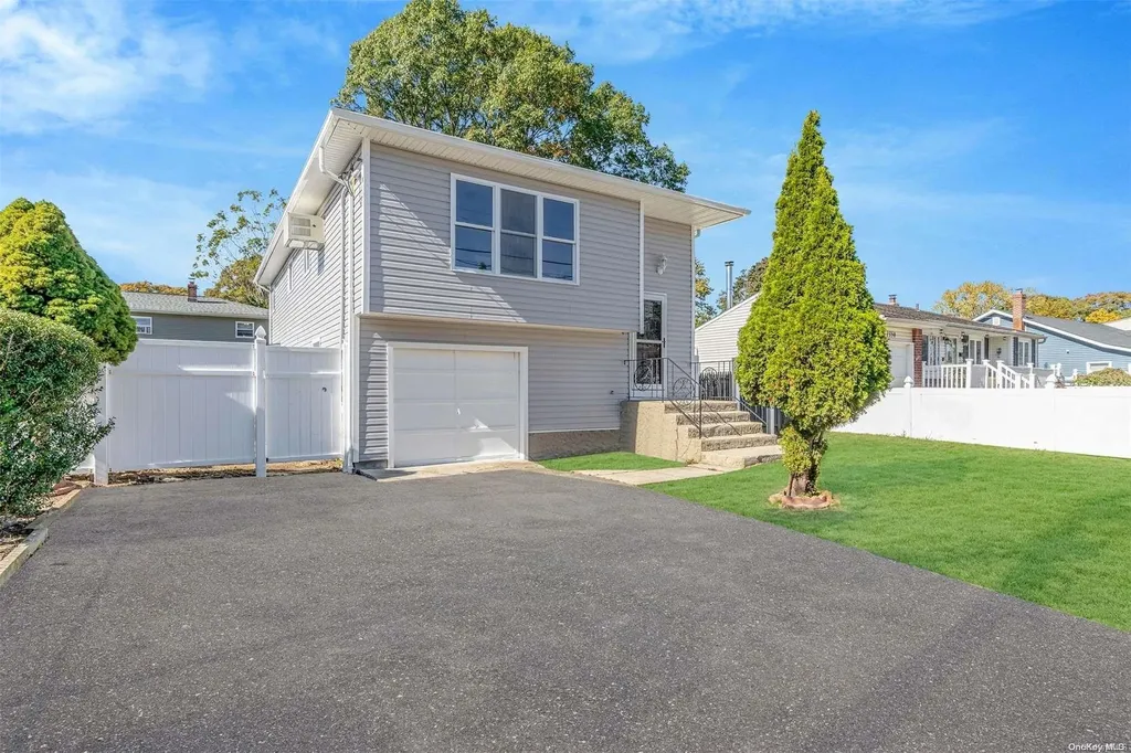 1346 Pine Acres Boulevard Bay Shore NY 11706